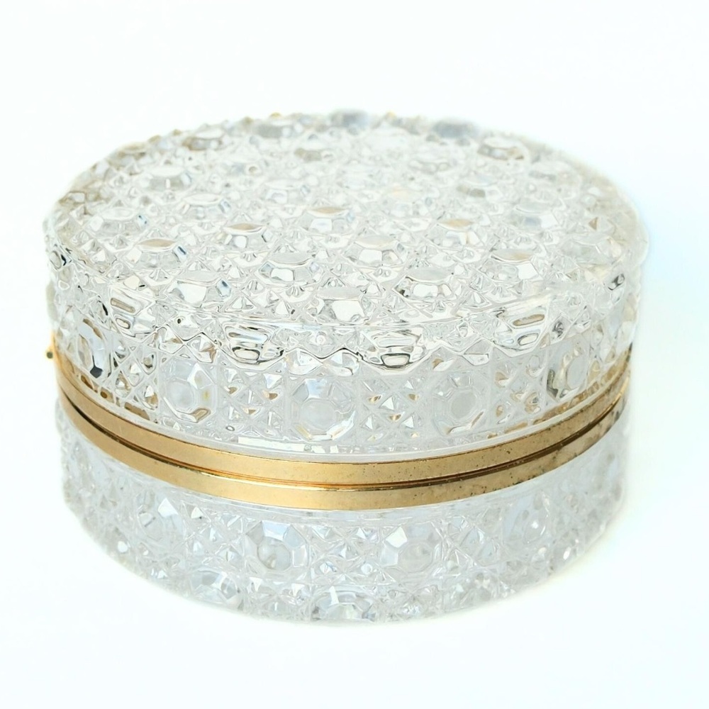 Vintage Italian Cut Crystal Casket Box: Gold-Tone Rim, GSE
Ottone Garantito